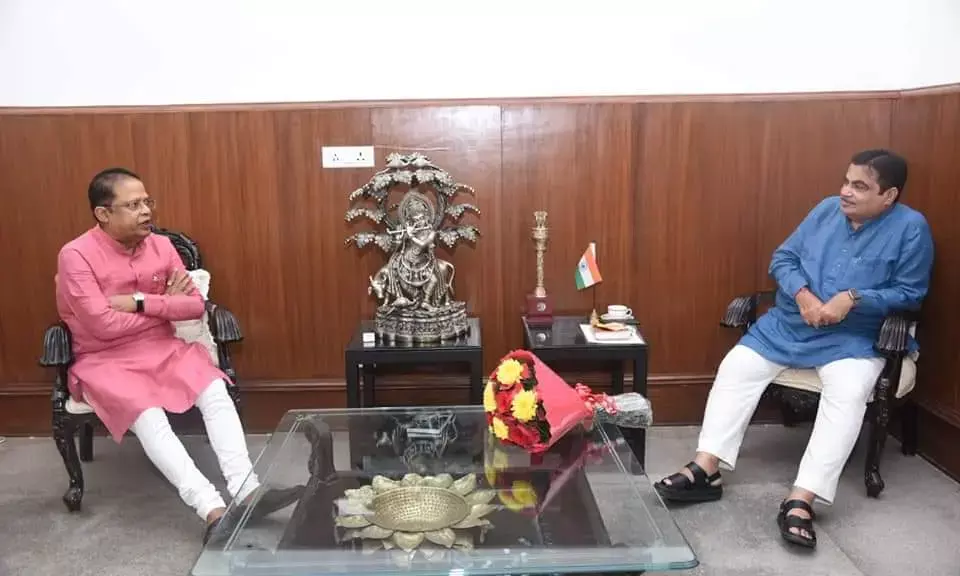 पूर्व मंत्री अमर अग्रवाल ने केंद्रीय सड़क और परिवहन मंत्री नीतिन गडकरी से की मुलाकात, बिलासपुर-कटघोरा-अंबिकापुर नेशनल हाईवे को जल्द कंप्लीट करने का किया आग्रह