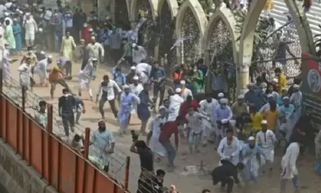 मंदिरों में तोड़फोड़ के बाद 3 की मौत; 22 जिलों में पैरामिलिट्री फोर्स तैनात...दुर्गा पूजा के दौरान मंदिर और पंडालों को बनाया निशाना