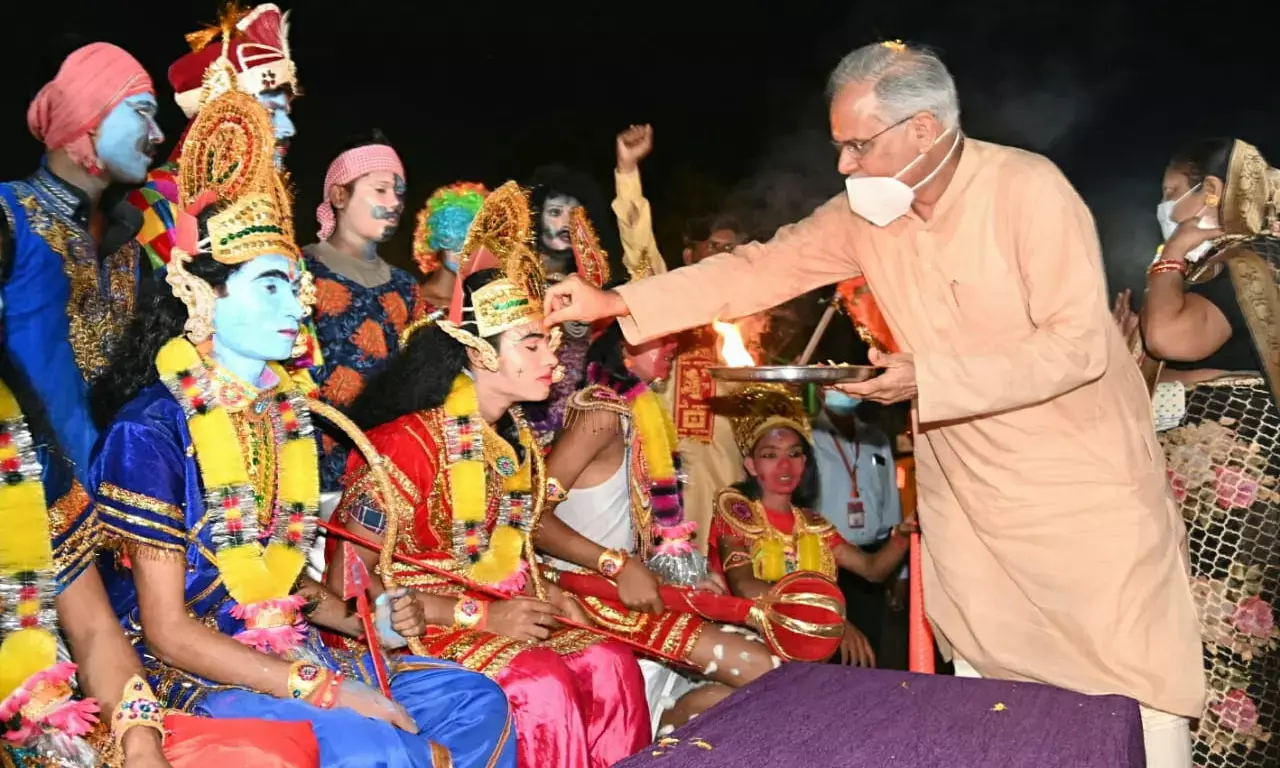 भगवान राम के लगे जयकारे और जल गया बुराई का रावण, मुख्यमंत्री भूपेश बोले- छत्तीसगढ़ के भांजे, वनवासी और शबरी के राम