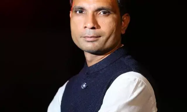 निलंबित शिक्षक को 22 महीने से नहीं दिया गया जीवन निर्वाह भत्ता.... पत्नी के आंसुओं पर भी नहीं पसीजा कार्यालय का दिल...शिक्षक नेता विवेक दुबे को मिली मामले की जानकारी तो अब मामला पहुंचा उच्च अधिकारियों के पास