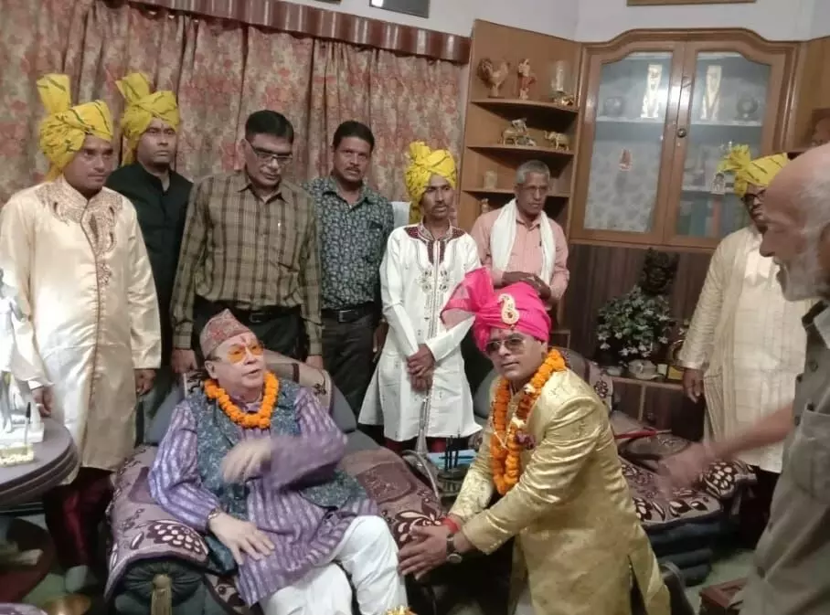 राज्याभिषेक: सक्ती रियासत के नए राजा बने धर्मेंद्र सिंह, राजा सुरेंद्र बहादुर सिंह के जन्मदिन पर हुई ताजपोशी, रानी गीता राणा क्यों हैं विरोध में, यहां पढ़ें राज्याभिषेक: सक्ती रियासत के नए राजा बने धर्मेंद्र सिंह, राजा सुरेंद्र बहादुर सिंह के जन्मदिन पर हुई ताजपोशी, रानी गीता राणा क्यों हैं विरोध में, यहां पढ़ें