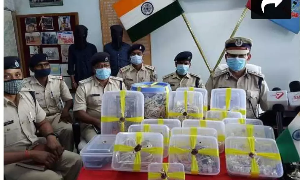 चोरी और सीनाजोरी... नवकार ज्वेलर्स में 80 लाख की चोरी की घटना पर छत्तीसगढ़ और झारखंड पुलिस आमने-सामने, राज्यपाल तक पहुंचा मामला, जानें क्या है झारखंड पुलिस पर आरोप