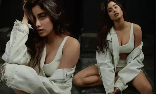 देखें VIDEO : बोनी कपूर पर ताबड़तोड़ भड़की जाह्नवी कपूर, एयरपोर्ट के बहार में जमकर लगाई डांट.....पैपराजी पर हुईं नाराज....