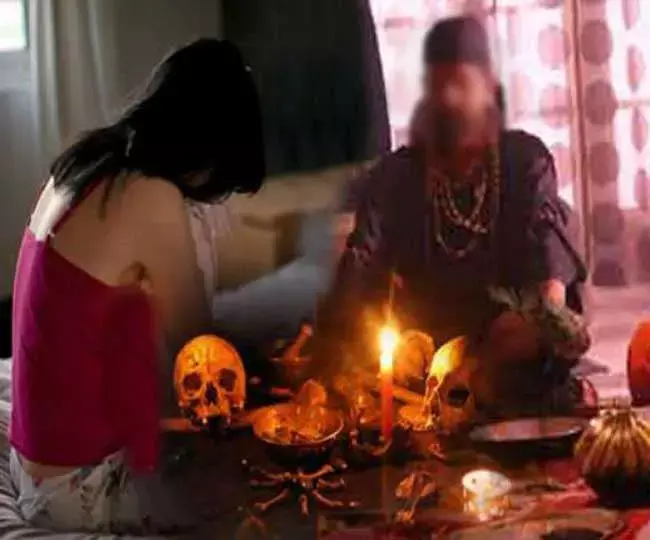 CG-झाड़ फूंक से संतान पैदा: निःसंतान महिलाओं को झाड़-फूंक से संतान पैदा करने का देता था झांसा, फिर कमरे में बुलाकर करता था ऐसी हरकत...
