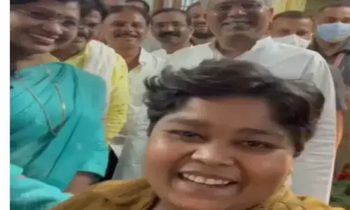 CM का Tik-Tok वीडियो: दिल से बुरा लगता है फ़ेम देवराज ने सीएम भूपेश के साथ बनाया वीडियो .. CM बघेल से वीडियो में बोले देवराज - तैं टीव्ही ले ज़्यादा लाईव में एकदम जियादा स्मार्ट दिखथस कका