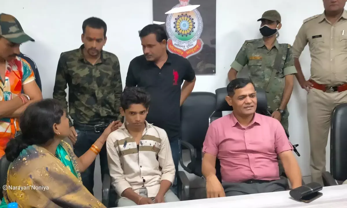 10 लाख की फिरौती और नाबालिग के अपहरण मामले के 7 गिरफ्तार, घटना के चंद घंटों में पुलिस ने बालक को अपहरणकर्ताओं के चंगुल से सकुशल किया बरामद....