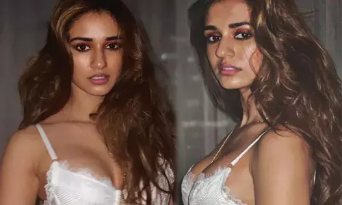 दिशा पाटनी का हॉटनेस सीन, एक्ट्रेस बिकिनी पहन के समुंदर किनारे चिल करती दिखीं... बीच पर लेट कर खिंचाई सिजलिंग फोटो...