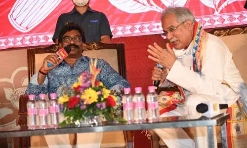 न्यूज एंकर बनकर सीएम भूपेश ने झारखण्ड के मुख्यमंत्री हेमंत सोरेन से पूछा छत्तीसगढ़ कैसा लग रहा है? पढ़िये क्या जवाब दिए सोरेन