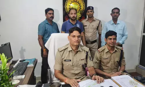 पुलिस के कब्जे में नशे के सौदागर, 80 हजार का ब्रॉउन शुगर जब्त, इलेक्ट्रॉनिक मशीन से तौल कर देता था नशे का पाउडर