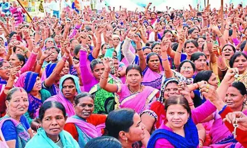 छत्तीसगढ़-आंगनबाड़ी कार्यकर्ताओं को 1 अप्रैल से बढ़ा मानदेय: अब आंगनबाड़ी कार्यकर्ता, मिनी आंगनबाड़ी और सहायिकाओं को मिलेंगे इतने रूपए...