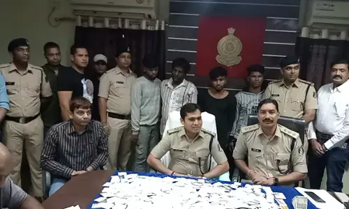 कार का ड्राईवर निकला सराफा व्यापारी के जेवर चोरी का मास्टरमाइंड, 4 हजार सीसीटीवी फूटेज खंगाल धनतेरस के दिन पुलिस ने आरोपियों को पहुंचाया सलाखों के पीछे