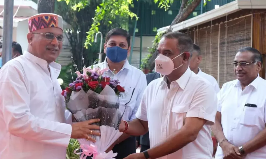 हम साथ-साथः छत्तीसगढ़ के चीफ सिकेरट्री समेत शीर्ष तीन अफसरों ने मुख्यमंत्री से एक साथ की मुलाकात, दीपावली की बधाई दी