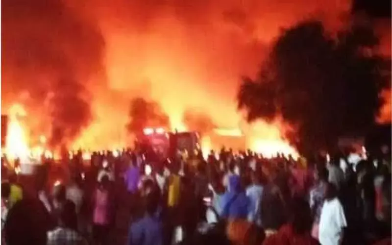 UP News: बड़ा हादसा: आग लगने से जिंदा जलकर 3 बच्चों की हुई मौत, एक की हालत गंभीर, CM ने जताया दु:ख...