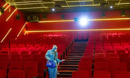 अब सिनेमा हॉल भी खोले जाएंगे...  समारोह कार्यक्रम करने की भी मिली छूट....  कलेक्टर ने जारी किया आदेश