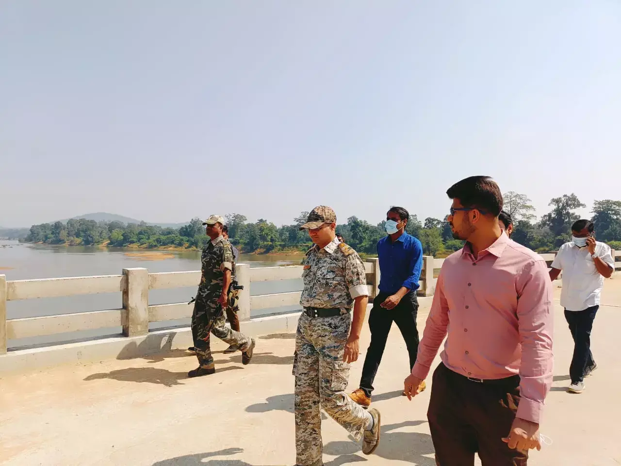 सरकार के प्रयास से मिटने लगी दूरियांः इन्द्रावती नदी पर बने नए पुल ने खोला विकास का मार्ग, लोगों की आसान होने लगी है जिन्दगी