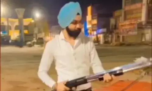 दीपावली के मौक़े पर लाइसेंसी बंदुक से हर्ष फ़ायरिंग और वीडियो: बंदूक जप्त.. पुलिस ने धारा 30 का प्रतिवेदन कलेक्टर को भेजा