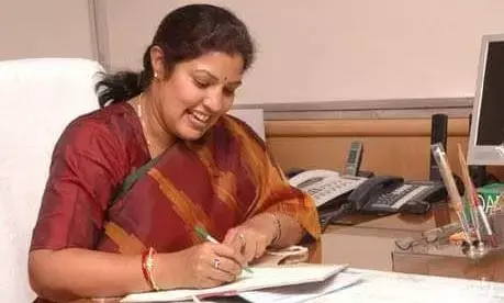 हंटरवाली विशेषण पर पुरंदेश्वरी का पलटवार: बोली-भूपेश जी अपने वायदों और सिंहदेव की चिंता करें.. मैं हंटर चलाऊँ या चाबुक, उन्हे डर क्यों लग रहा