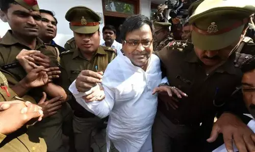 नाबालिग से गैंगरेप: पूर्व मंंत्री को उम्रकैद, सजा के बाद फूट-फूटकर रोने लगा... कोर्ट ने कल ही गैंगरेप के मामले में दिया था दोषी करार