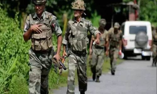 तीन जवान शहीद: उरी की तर्ज पर आधी रात सेना के कैम्प में घुस रहे थे आतंकी, दो आतंकी ढेर, 3 जवान शहीद...