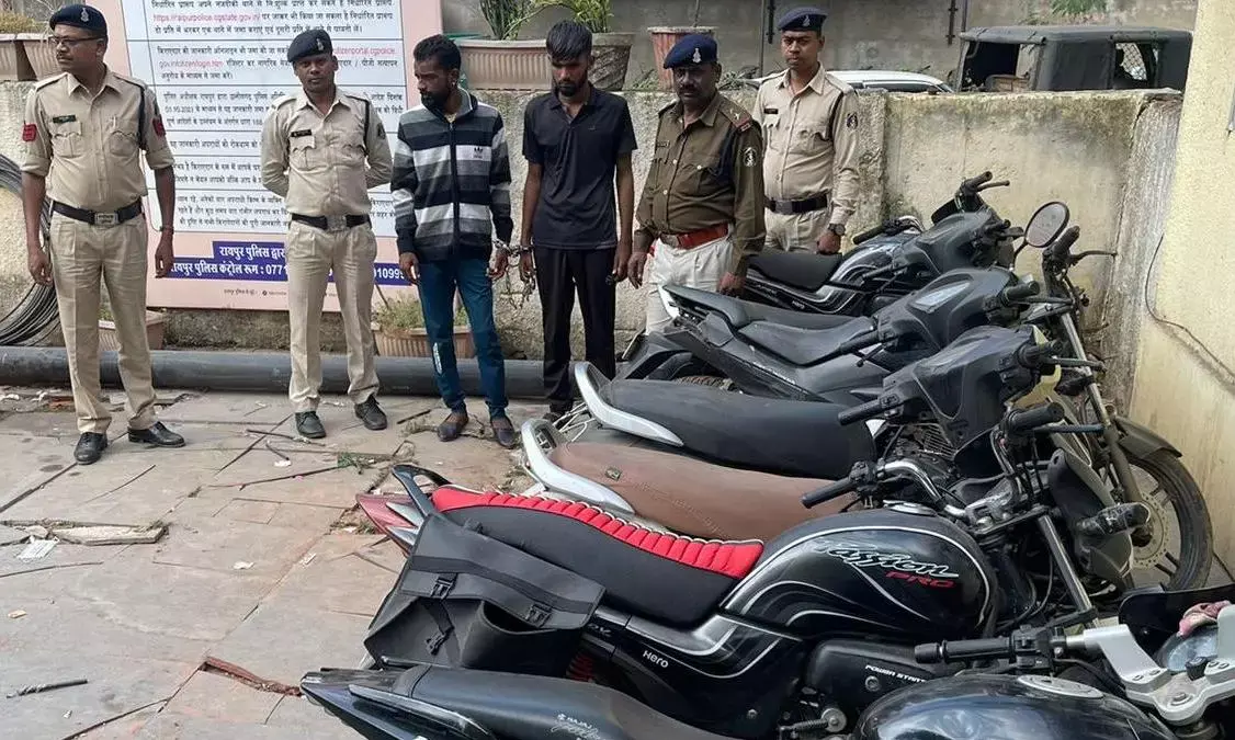 मास्टर चाबी का उपयोग कर शहर में बाइक चोरी की घटना को देते थे अंजाम... दो गिरफ्तार, नशे के शौक को पूरा करने थे चोरी