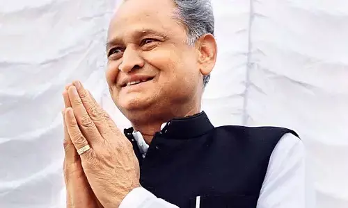 शिक्षकों की खबर: जब सीएम ने शिक्षक सम्मान समारोह में पूछा -तबादलों के लिए पैसे देने पड़ते हैं क्या ? जवाब आया -हां.. दूबारा पूछा CM ने तो फिर से जवाब आया - हां