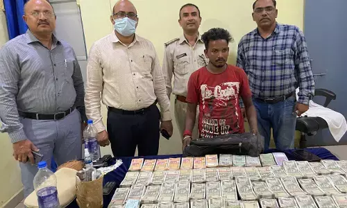 हवाला का 25 लाख रुपये जब्त: मध्यप्रदेश से रायपुर डिलीवर करने जा रहे ट्रक ड्राइवर को पुलिस ने किया गिरफ्तार