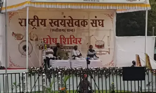 संघ प्रमुख मोहन भागवत बोले: भारत का धर्म सत्य है.. भारत ज्ञान देता है लूटता नही..खुद को पहचानो हम कौन है