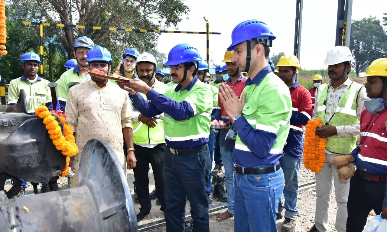 बालको ने सीमेंट उद्योग को भेजा पहला फ्लाई ऐश रैक