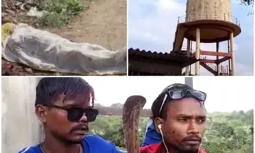 दिन दहाड़े बीच गाँव में टांगी से काटा.. हत्यारों ने टंकी पर चढ़ मीडिया को दिया बयान..बोले हत्यारे -हम साफ़ दिल के..ज़मीन बेच के पैसा नहीं दे रहा था पुलिस घंटो बेबस तमाशा देखती रही