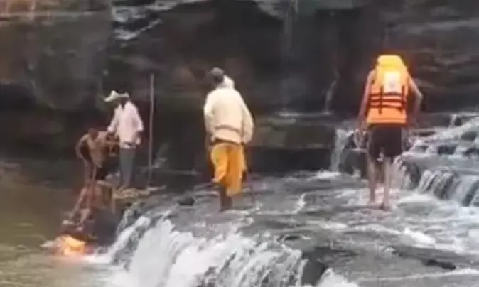 परिवार के साथ घूमने आए 12 वर्षीय बच्चे की डूबने से मौत, 18 घंटे बाद शव को पानी से निकला गया