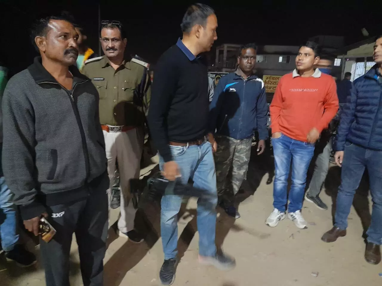 CG में फायरिंग: गंगापुर इलाक़ा गूंजा गोलियों की आवाज़ से.. सिरफिरे ने किए बैक टू बैक हवाई फ़ायर.. गिरफ़्तार CG में फायरिंग: गंगापुर इलाक़ा गूंजा गोलियों की आवाज़ से.. सिरफिरे ने किए बैक टू बैक हवाई फ़ायर.. गिरफ़्तार