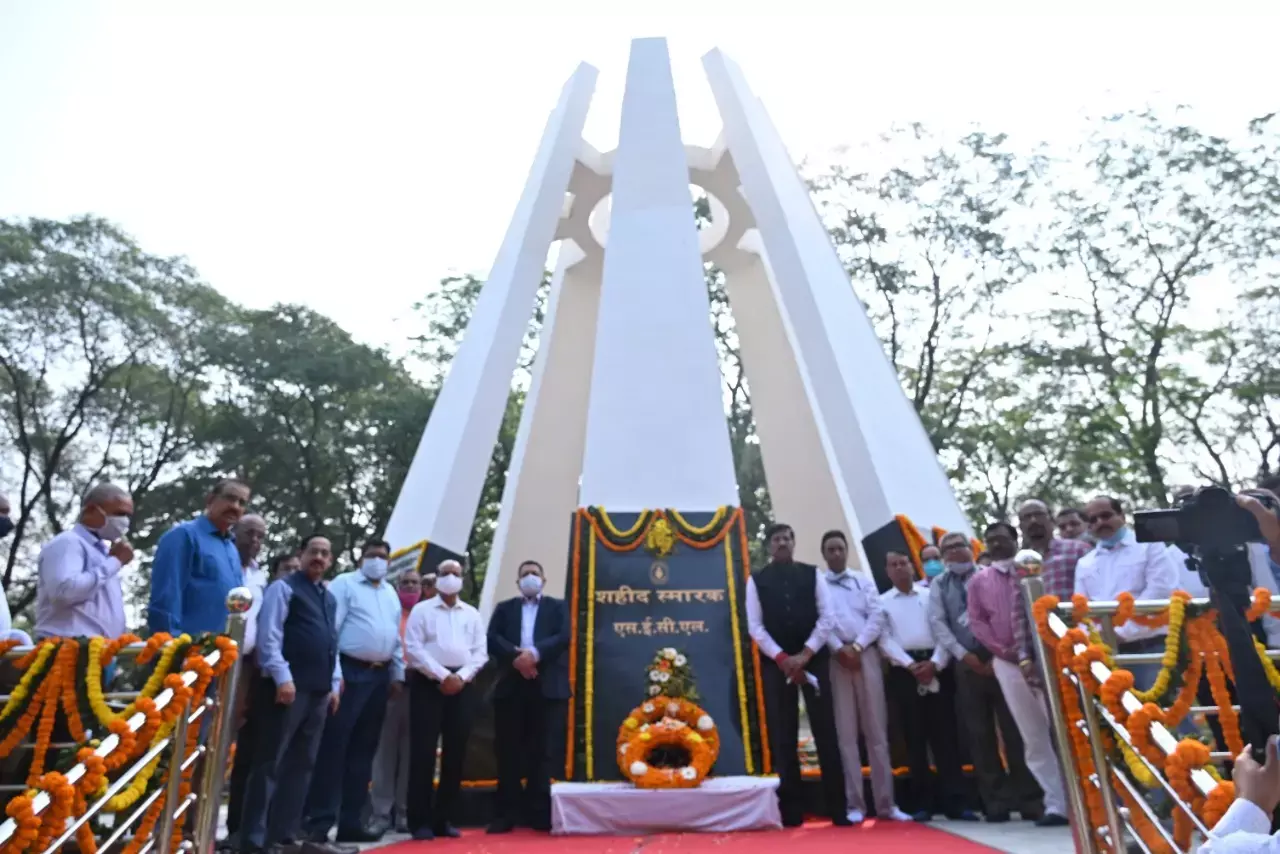 SECL के 36 वें वर्षगांठ पर सीएमडी एपी पंडा ने कंपनी का प्रोडक्शन चार गुना से ज्यादा बढ़ने पर सबको किया थैंक्स, बोले...36 साल पहले उत्पादन 36 मिलियन टन था, अब 150 का फिगर टच कर रहा