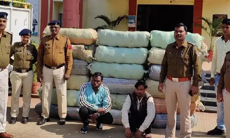 करोड़ों का गांजा जब्त: आलू की बोरियों के बीच की जा रही थी गांजे की तस्करी... दो गिरफ्तार, पुलिस जाँच में जुटी...