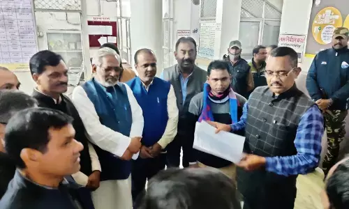 कोरिया में घमासान जारी: प्रस्तावित नए ज़िले के नक़्शे पर चुनाव बहिष्कार का मसला,भाजपा बसपा सपा की कलेक्टर को दो टूक - हम बहिष्कार करते हैं कांग्रेसी बोल-चुनाव स्थगित करिए