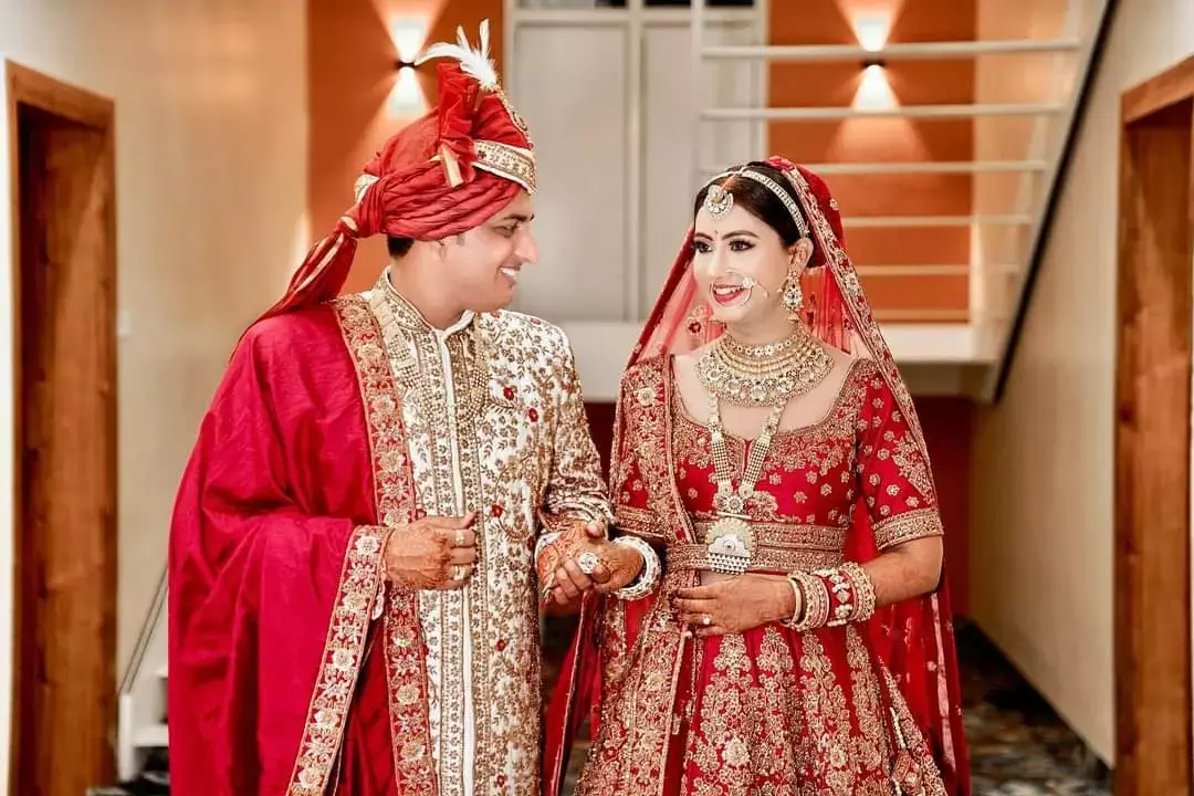 थप्पड़ मार एसडीएम ने डीएसपी से रचाई शादीः बीजेपी नेता को थप्पड़ मार हुई थी चर्चित, सोशल मीडिया में एक्टिव रहने वाली प्रिया वर्मा शादी की फोटो को मिले हजारों लाइक