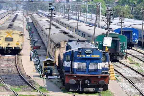 ट्रेनें रद्द: जवाद चक्रवात का असर, रद्द रहेंगी रायपुर रेल मंडल की ये 7 ट्रेनें