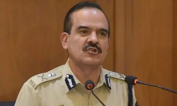मुंबई के चर्चित पूर्व पुलिस कमिश्नर परमबीर सिंह को राज्य सरकार ने किया निलंबित