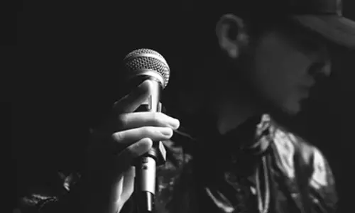 दोस्त की बर्थडे पार्टी में मजे से गा रहा था गाना...फिर मालूम हुआ फट गए फेफड़े, कराया गया अस्पताल में भर्ती