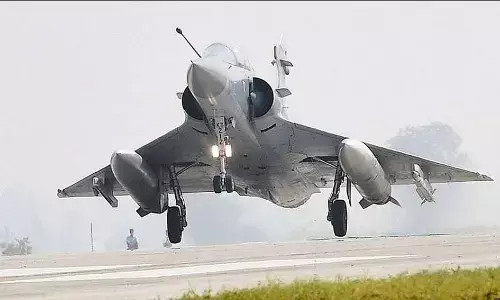 फाइटर जेट मिराज का टायर ले गए चोर: मचा हड़कंप, FIR दर्ज... पुलिस जाँच में जुटी