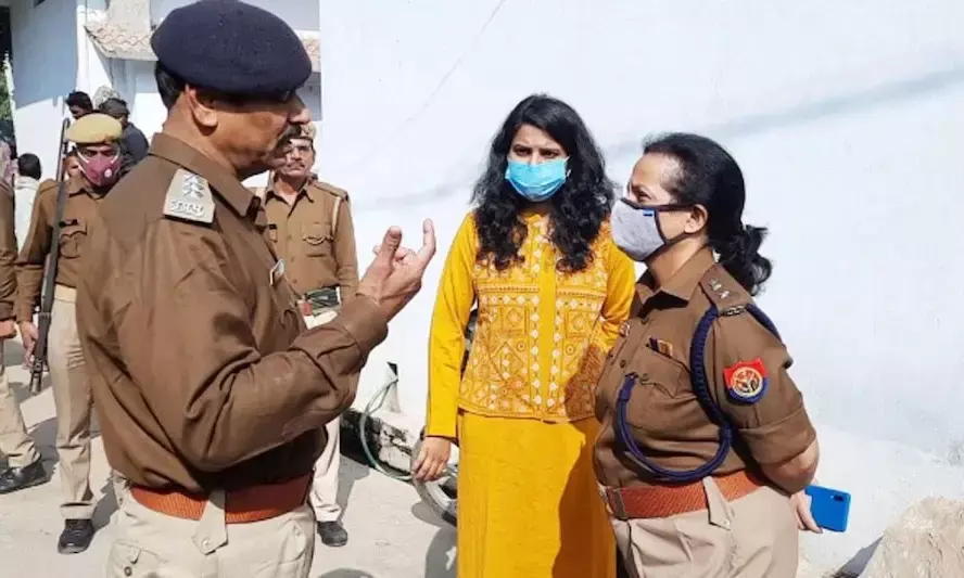 दिल दहलाने वाली वारदात: घर के अंदर तीन बच्चों की हत्या कर फंदे पर लटक गई मां...जानें क्या है वजह