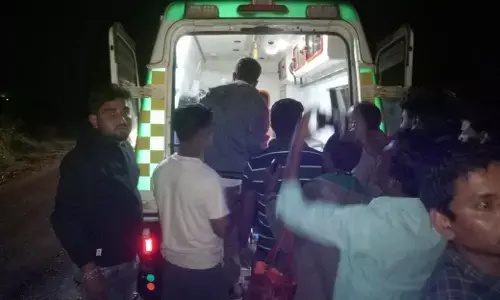 पिकअप पलटी: एक की मौत... 2 बच्चे सहित 11 गम्भीर... घायलों को कराया गया अस्पताल में भर्ती...