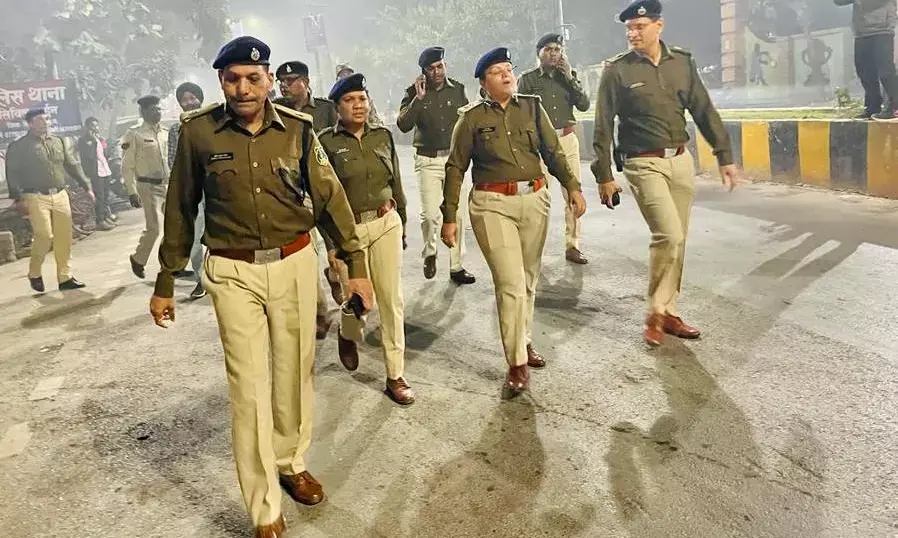 शराब के नशे में उत्पात मचाने वाला कांस्टेबल सस्पेंड: जॉइनिंग के साथ ही रोड पर उतरीं न्यायधानी की पहली महिला SSP, पैदल तीन किलोमीटर तक छानी सड़को की खाक