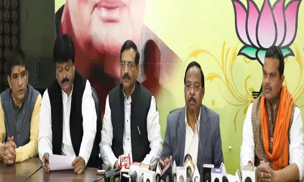 सहायक आरक्षक आंदोलन पर सांसद नेताम का आरोप - नक्सल इलाक़े में पूरे हथियार जमा कर पुलिस घर लौट गई और सरकार गंभीर नहीं कांग्रेस का पलटवार -  भावनाओं को भड़काने का खेल अच्छा नही