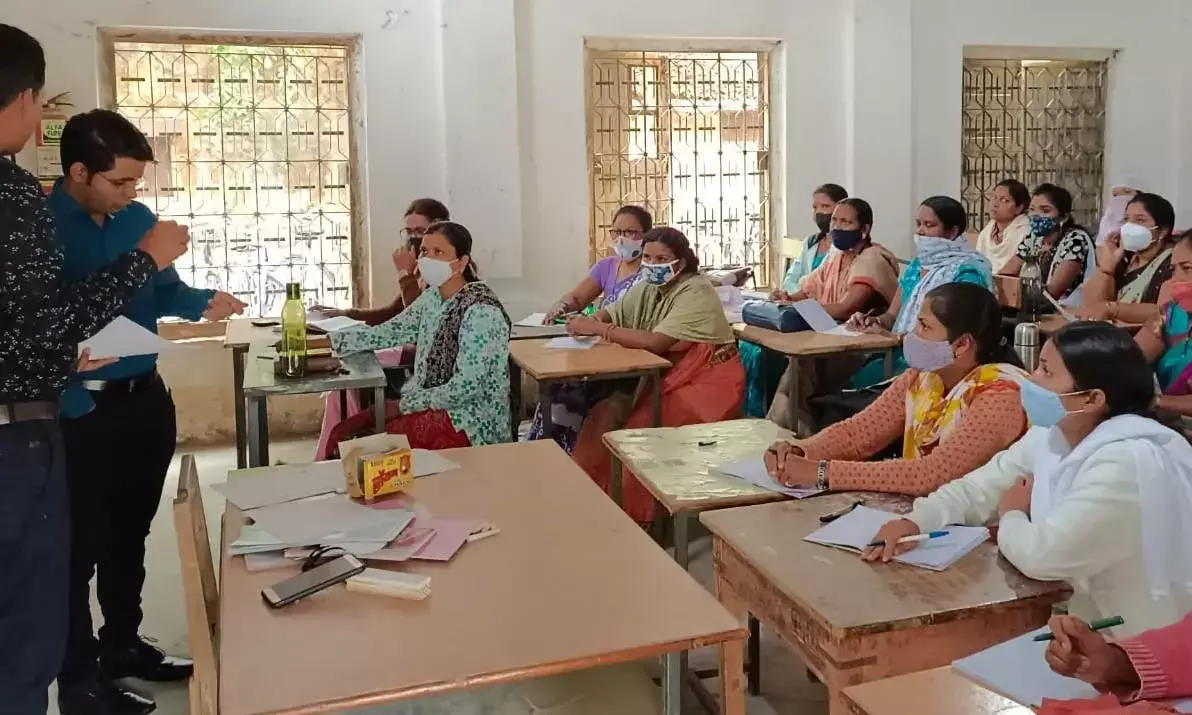 CG-शत-शत प्रतिशत महिलाएं कराएंगी मतदानः सारंगढ़ नगरपालिका में सभी बूथों पर महिलाओं की ड्यूटी, नारी सशक्तिकरण का अनोखा प्रयोग बनेगा पिंक बूथ