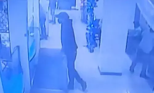 बैंक के अंदर से कैश से भरा बैग पार: रुपये जमा करने आये एकाउंटेंट के साथ उठाईगिरी, आरोपी ने 4 लाख से ज्यादा की रकम से भरा बैग किया पार....