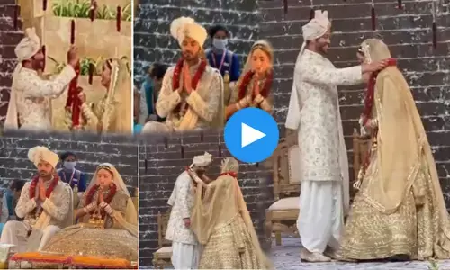 सात फेरे ले रही अंकिता लोखंडे बनी छत्तीसगढ़िया बहू, दूल्हा बने विक्की जैन को देख रो पड़ी एक्ट्रेस... देखें ये खास VIDEOS