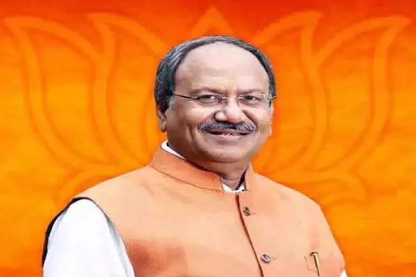 महिला समूहों पर भाजपा ने छोड़ा सदनः बोले बृजमोहन, सदन परंपराओं और नियमों से चलता है.. 20 हज़ार महिलाएँ सड़कों पर हैं...उन पर चर्चा नहीं तो किस पर करेंगे महिला समूहों पर भाजपा ने छोड़ा सदनः बोले बृजमोहन, सदन परंपराओं और नियमों से चलता है.. 20 हज़ार महिलाएँ सड़कों पर हैं...उन पर चर्चा नहीं तो किस पर करेंगे