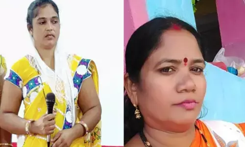 आंगनबाड़ी कार्यकर्ताओं की मौत: रायपुर से वापस लौट रहीं आंगनबाड़ी कार्यकर्ताओं की स्कार्पियो खड़े ट्रक से टकराई, दो मृत 7 घायल