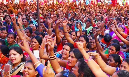 आगनबाड़ी कार्यकर्ताओं की हड़ताल खत्म, मुख्यमंत्री से मिले आश्वासन के बाद आगनबाड़ी कार्यकर्ताओं ने लिया फैसला