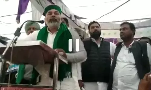 VIDEO- शिक्षकों का भी कर दो, ये भी तो आपके ही हैं...शिक्षकों के आंदोलन में पहुंचे टिकैत बोले- मुख्यमंत्री से करेंगे बात...